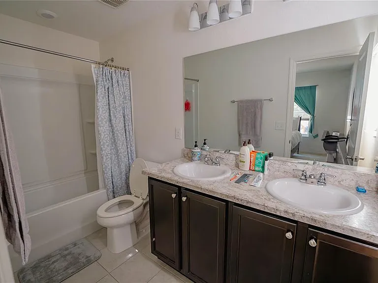 10561 Laguna Plains Dr — Photo 12