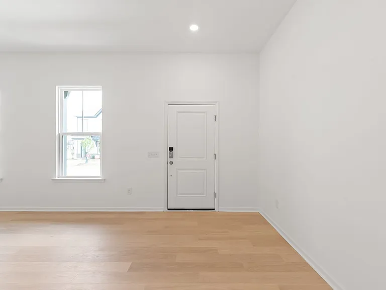 204 Silver Fleet Dr — Photo 5