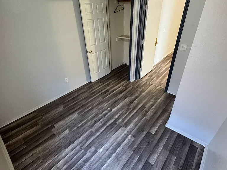 500 SW 10th Ave #8 — Photo 6