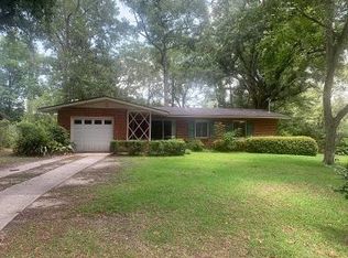 1411 Greenbrier Dr, Mobile, AL 36605