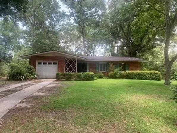 1411 Greenbrier Dr, Mobile, AL 36605