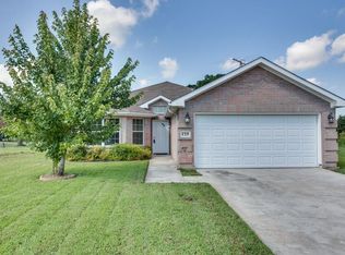 125 Mitchell Cir, Terrell, TX 75160