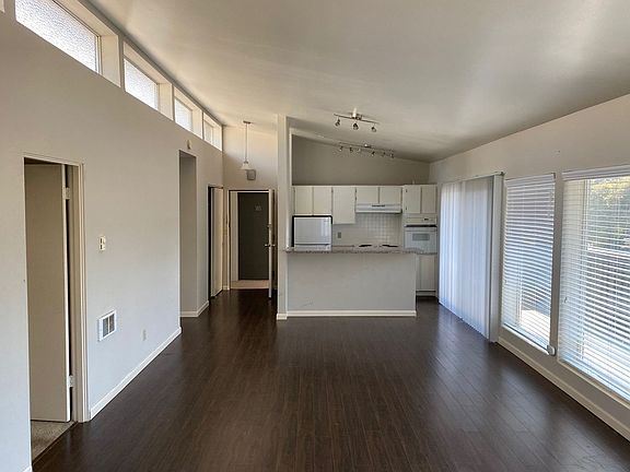 2nd image of 3110 Franklin Ave E APT 104
