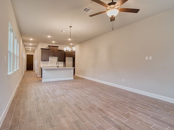 4th image of 2202 Virginia Blvd #1