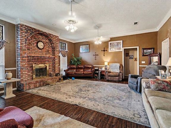 3rd image of 4315 Lakeshore Dr