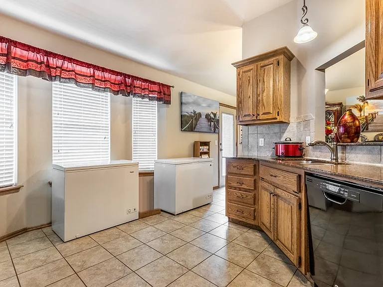 8205 Hillers Rd — Photo 15