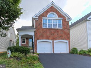 6821 Walnut Park Ln, Haymarket, VA 20169