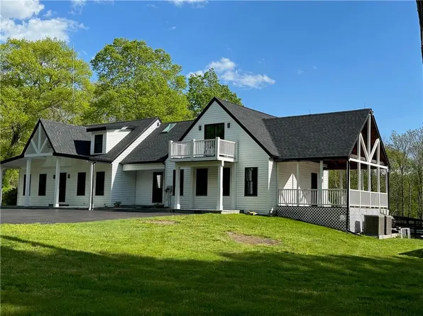 817 Stanford Road, Millbrook, NY 12545