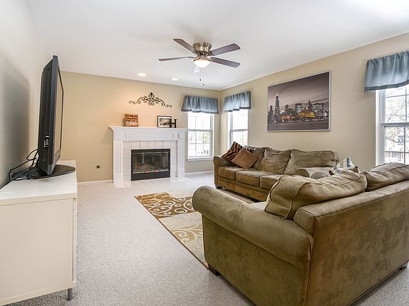 5th image of 2212 Cheshire Dr