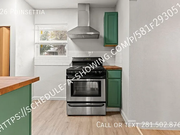 826 Poinsettia — Photo 7