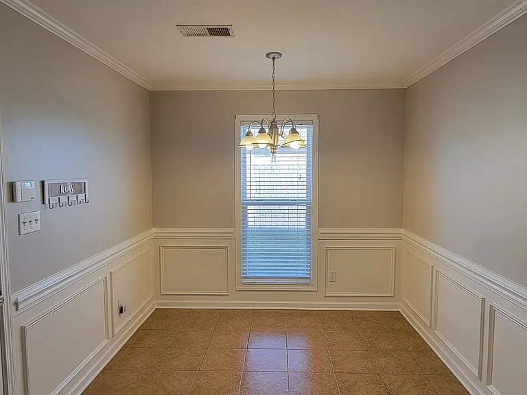 134 Liverpool Cv — Photo 15