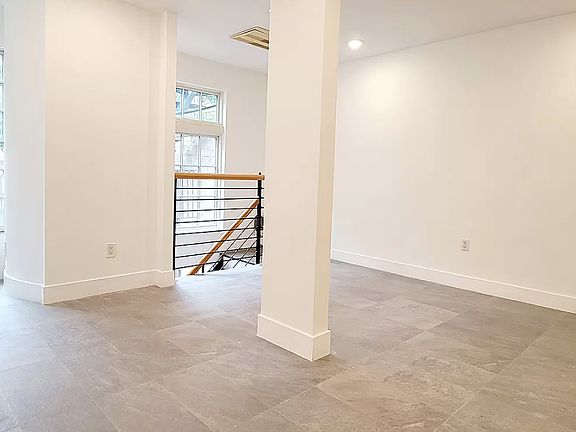 3rd image of 352 W 123rd St #Ga