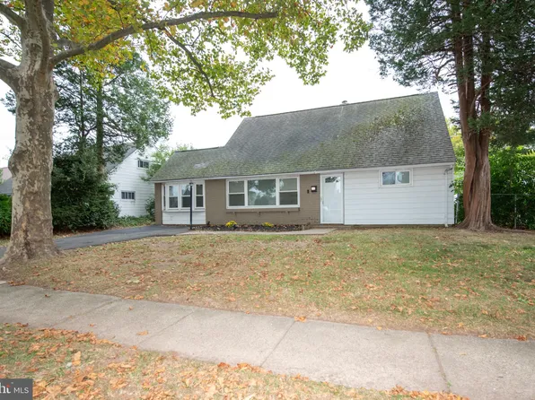 48 Kentucky Ln, Levittown, PA 19055