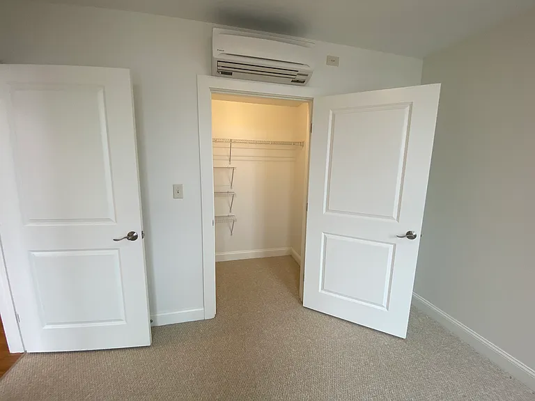 Red Oak at 875 Elm Street — Photo 38