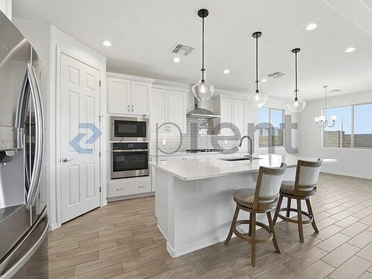 2313 N 195th Dr — Photo 22