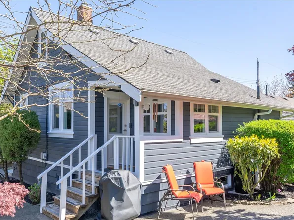 9628 Front St, North Cowichan, BC V0R 1K3