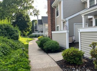 322 Greenbriar Dr #6, Union, NJ 07083