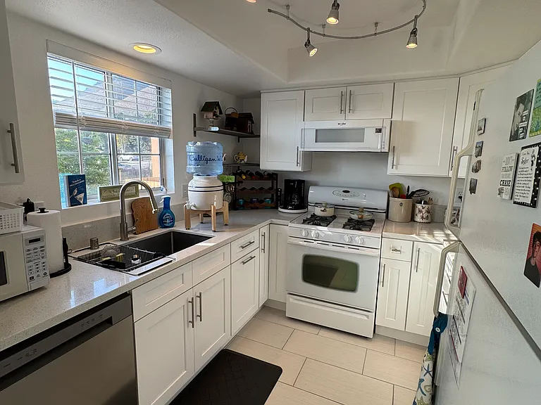 118 Palisade Ave #B — Photo 18