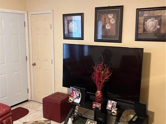 3rd image of 349 Layman St
