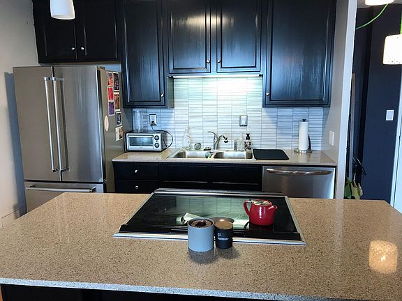 4th image of 3000 Farnam St APT 9G