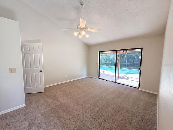 4th image of 332 SPRUCEWOOD ROAD