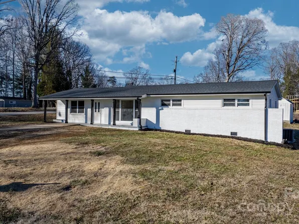 1922 Marigold Ln SE, Hudson, NC 28638