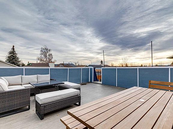 2nd image of 44 Shawcliffe Bay SW