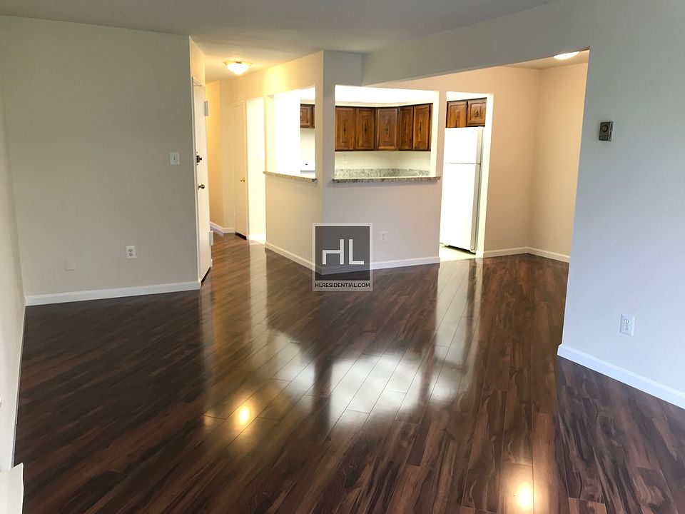 1st image of 20906 23rd Ave APT 2