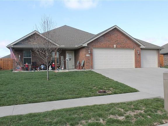 4th image of 106 NW Lindsey Ln