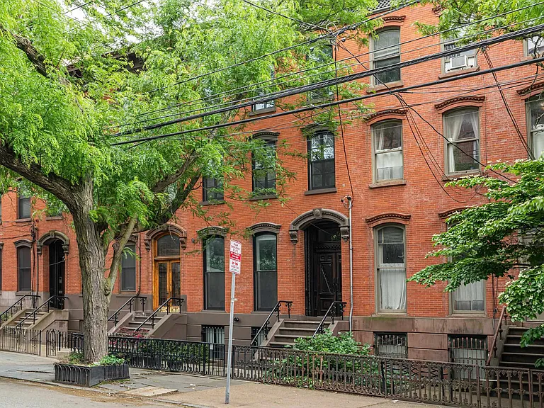 139 Grand St — Photo 45