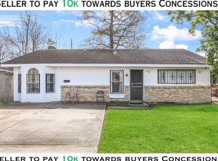 1932 Stumpf Blvd, Gretna, LA 70056