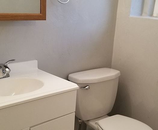 3rd image of 414 London St APT 2