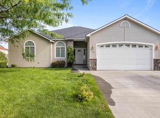 1518 W 43rd Ave, Kennewick, WA 99337
