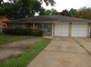 15119 Dogwood Tree St, Houston, TX 77060
