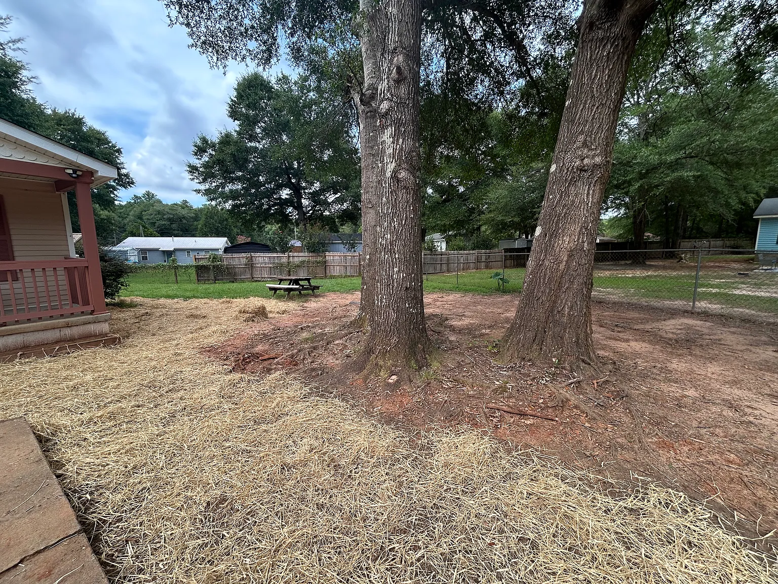 3 bed, 1.5 bath, 1073 sqft, $1,400 — Photo 2