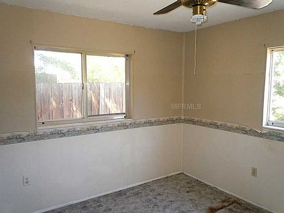 5th image of 404 Thomas Ave #10