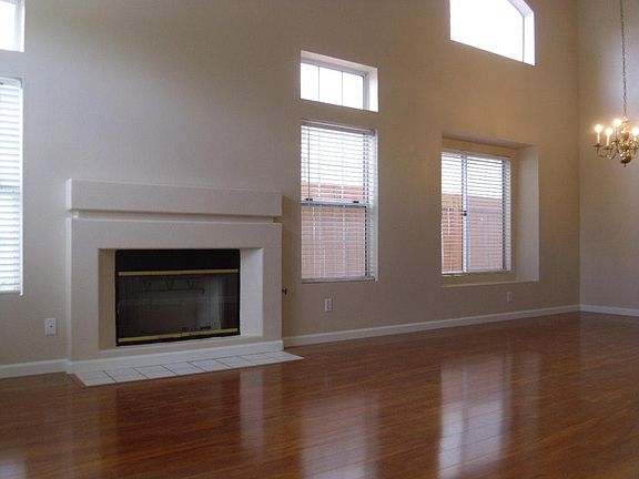 4th image of 2882 Rolling Meadow Dr