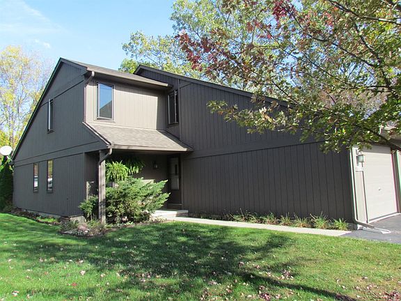 2nd image of 576 Park Pl