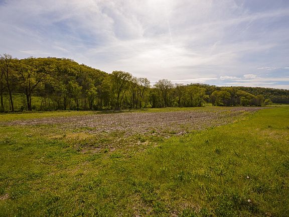 4th image of County Rd S