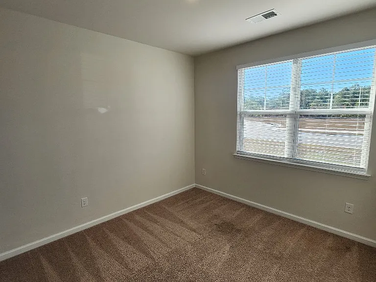 3537 Bells Lake Cir — Photo 5
