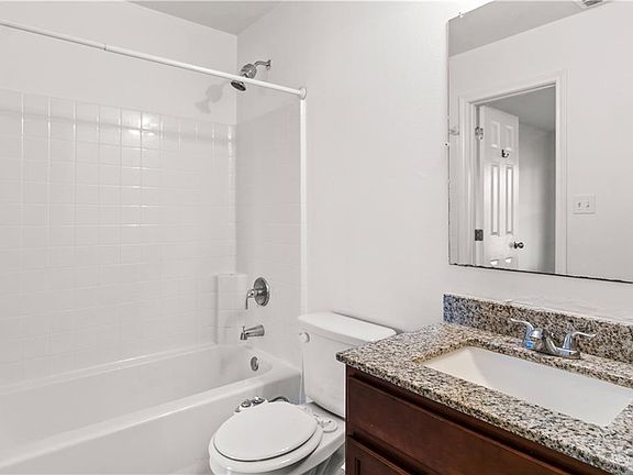4th image of 1709 Buen Camino St