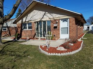 18239 Matthews St, Riverview, MI 48193