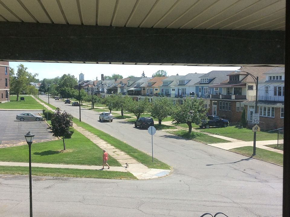 1st image of 247 North Dr