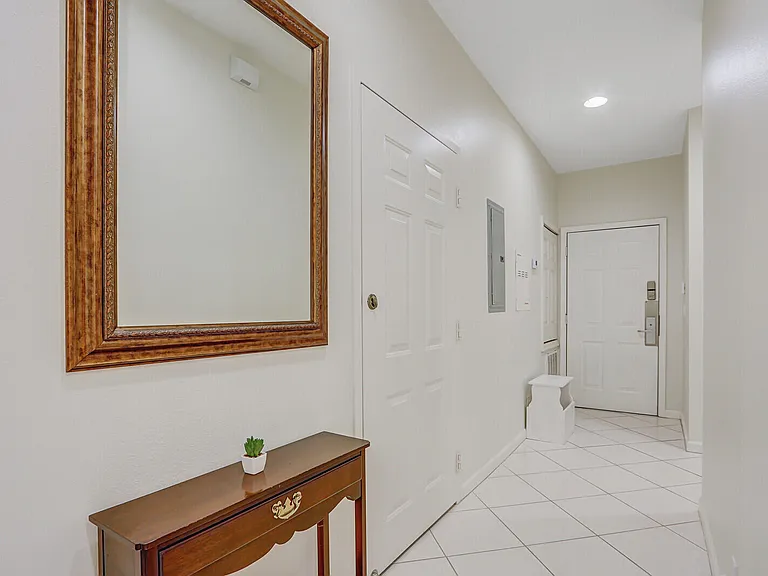 8931 Sandshot Ct — Photo 3
