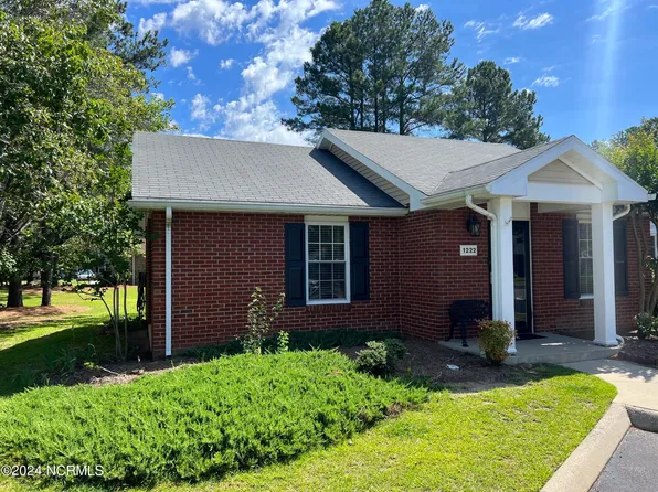 1222 Wilshire Circle, Aberdeen, NC 28315