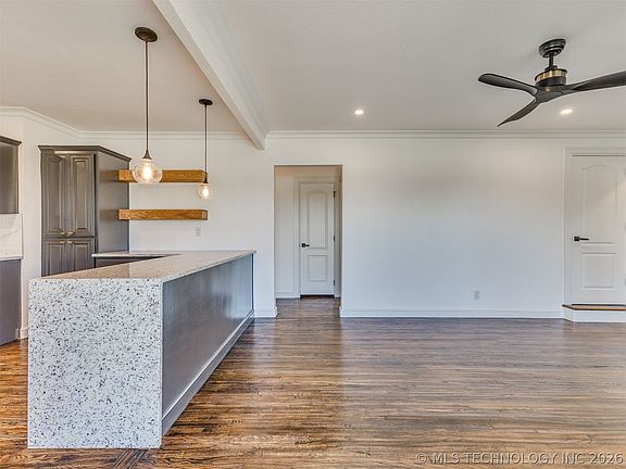 5th image of 5770 W 41st St