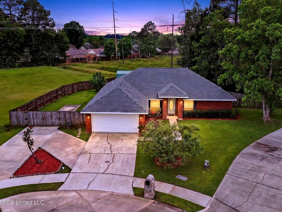 1st image of 1601 Lori Dr