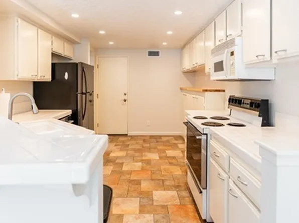 2154 San Michel Dr W Unit A, Costa Mesa, CA 92627