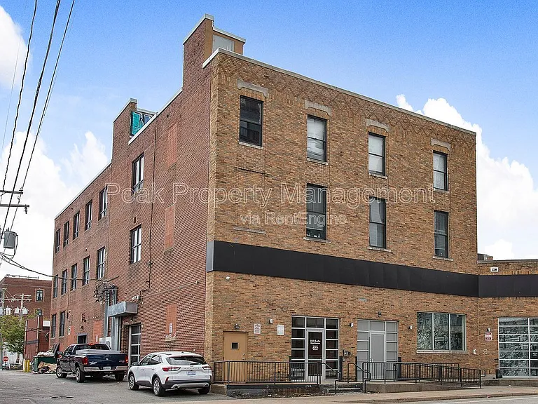 1510 W Broad St — Photo 63
