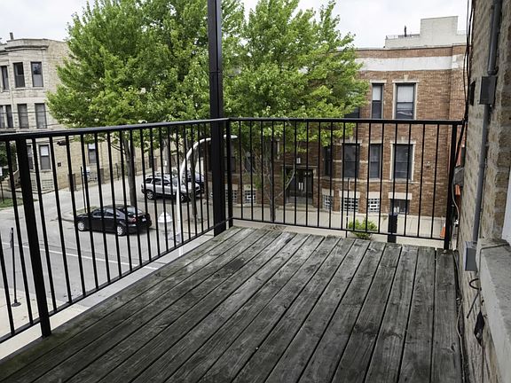 4th image of 3348 N Sheffield Ave APT 2